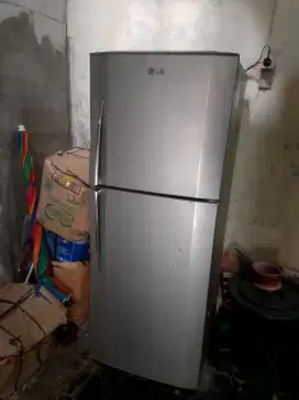 Kulkas LG 2 pintu