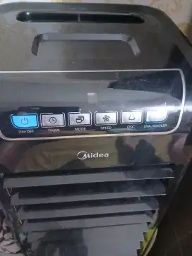 Midea air cooler AC 100 a hitam