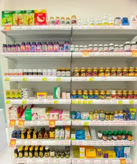 Di butuhkan admin / kasir wanita untuk toko obat