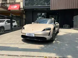Porsche Taycan 4S Crosturismo ATPM Coffee Beige Metallic/Beige 2021