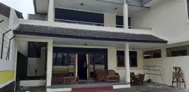 Rumah Murah cipaku indah.ada kolam renang. Harga dibawah njop