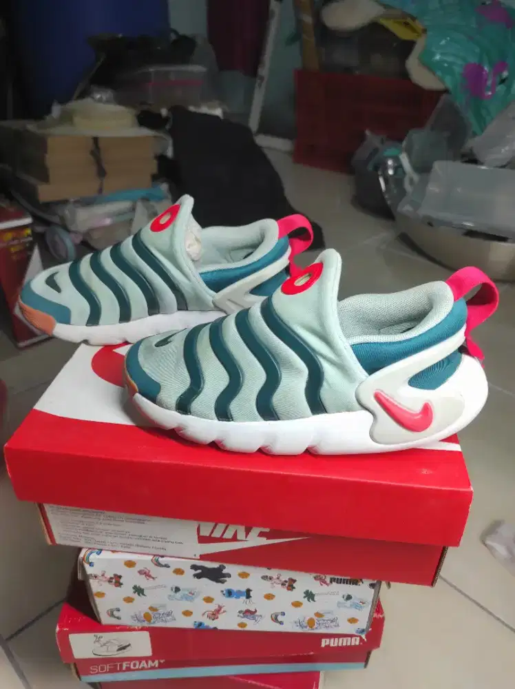 Sepatu Nike Dynamo