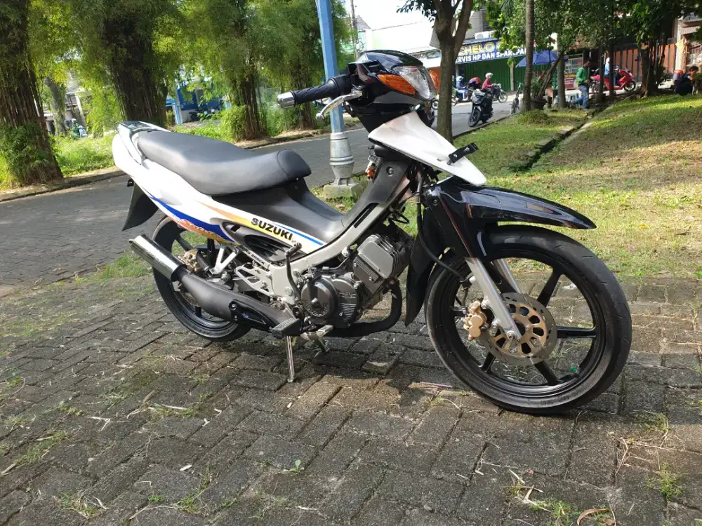 Suzuki satria hiu 2004