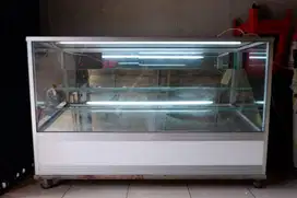 Dijual Etalase Kaca Aluminium – Kondisi Bagus