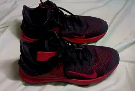 Sepatu Basket Lebron Witness IV