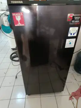 Kulkas 1 pintu toshiba