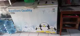 Jual frezer kondisi baik