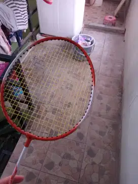 raket untuk badminton