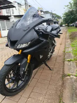 Yamaha R15 2021