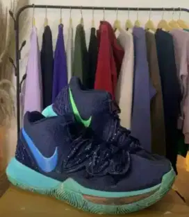 NIKE KYRE 5 UFO