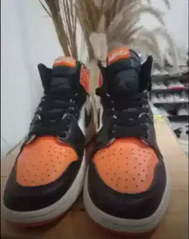 NIKE AIR JORDAN 1 RETRO HIGH SIZE 40