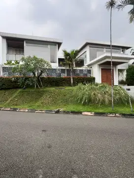Brand New  Gaya Tropis Modern  Lokasi Prime Akses Jalan Lebar