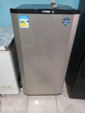 Kulkas 1 pintu sanken msh Mulus