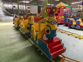 Kereta Lantai Minions