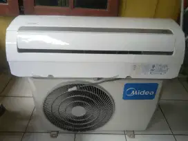 AC Midea 1/2 PK