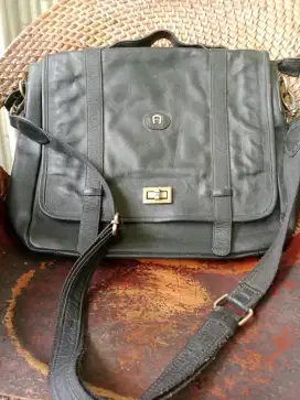 Tas kantor AIGNER