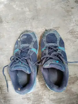 Sepatu ALRI warna biru