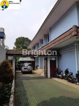 311. Dijual Rumah Mewah dengan Kolam Renang di Bangka Kemang Jaksel