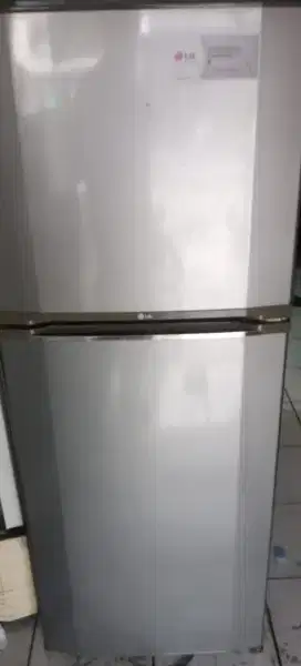 Dijua kulkas dua pintu bisa nego tipis