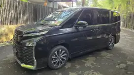 Toyota Voxy 2022 Bensin