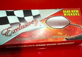 Kaca spion motor sebelah kiri