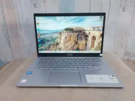 Laptop Asus tahun muda