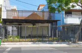Rumah usaha Jl.Ambengan  STRATEGIS, TENGAH KOTA