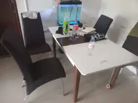 Meja Makan Informa
