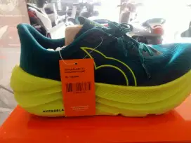 Sepatu ortuseight ukuran 41 belum ada sebulan