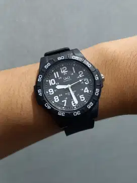 Jam field watch QnQ original (Homage Luminox)
