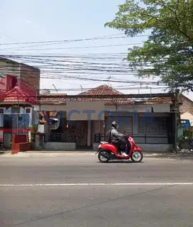 Bangunan Lama Poros Jalan Tlogomas Lokasi Strategis Dekat Aprt Begawan