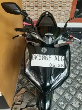 Vario 125 Hitam