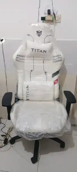 KURSI GAMING TITAN V2 PREMIUM