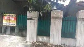 DIJUAL RUMAH DI KOMPLEK TEMPAT TINGGAL