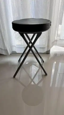 Kursi lipat bulat