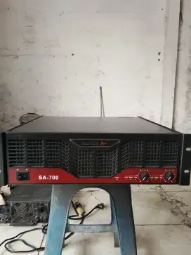 Dijual power amplifier merk Auderpro seri sa 700 dalam kondisi normal
