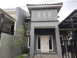 Rumah Siap Huni Baru Direnovasi dalam Cluster Dijual Cepat