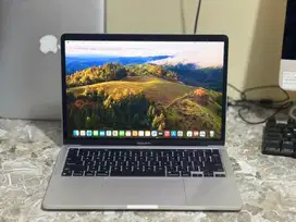 Macbook pro m2 13inch mulus no minus