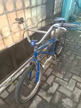 Sepeda BMX stenles