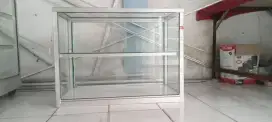 kaca etalase makanan