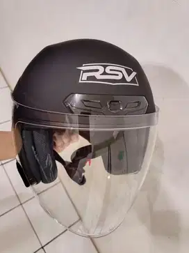 Helm RSV Kondisi mulus dari pertama beli belum pernah di pakai