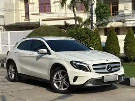 LOW KM Mercedes Benz GLA 200 Urban 2016 GLA200 PUTIH METALIK