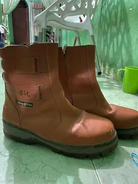 Sepatu safety KING