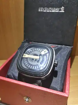Jam Tangan Seven Friday Analog Kondisi Normal ...