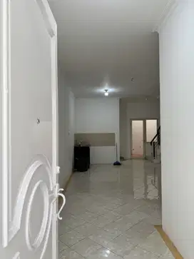 Taman Grisenda, rumah 2 lantai baru renovasi