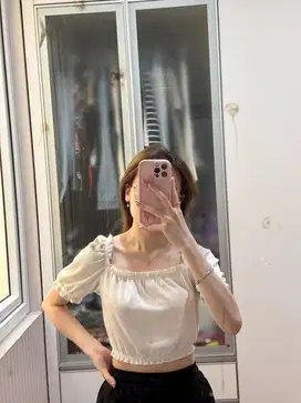 H&M broken white top