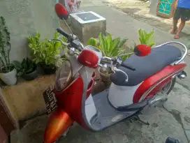 Honda Scoopy karbu 2012 mesin halus surat BPKB dan faktur