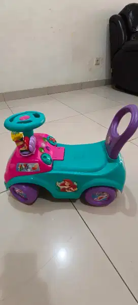Mobil mobilan Disney anak perempuan