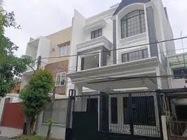Rumah Sunter Metro: 3.5 Lantai, LT 200 m2, Baru, Lux, Tahap Finishing