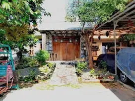 Disewakan Rumah Bagus Luas untuk Usaha/Kantor/Bengkel/Tempat Tinggal